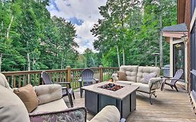 Lavish Beech Mountain Ski Cabin With Hot Tub!